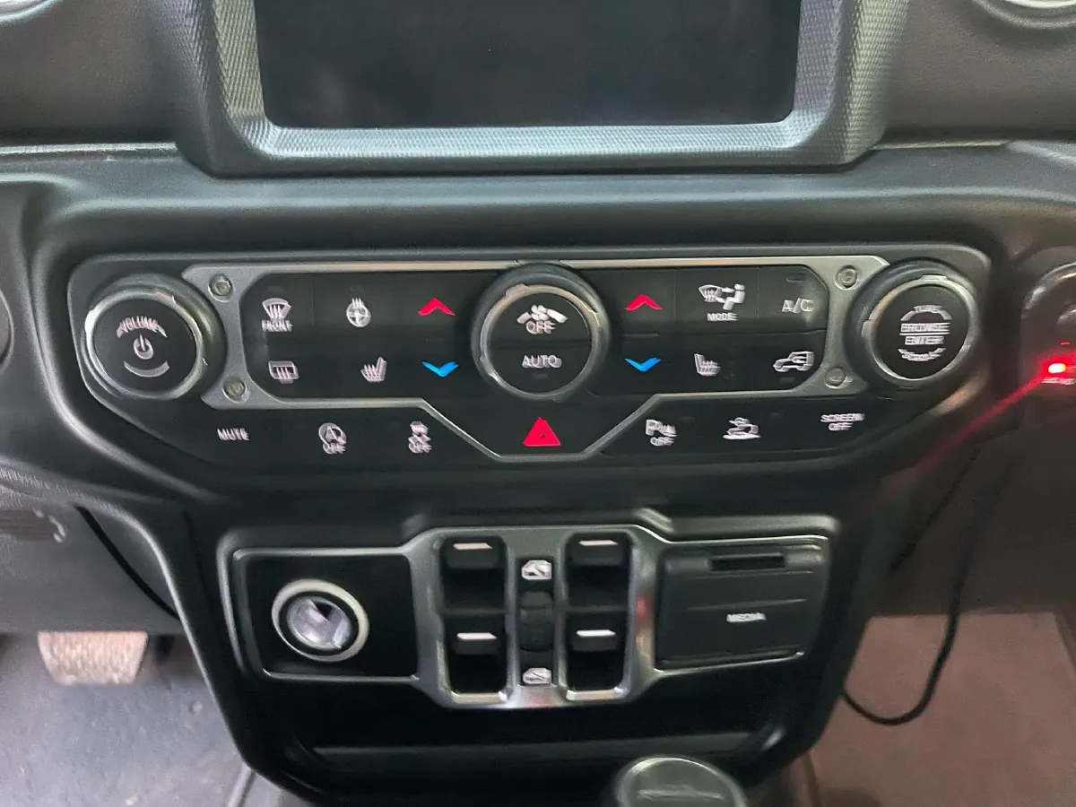 2022 Jeep Gladiator 3.6L 284HP V6 8AT,autocango,china used car exporter,china ev exporter,chinese used car exporter,chinese used ev exporter