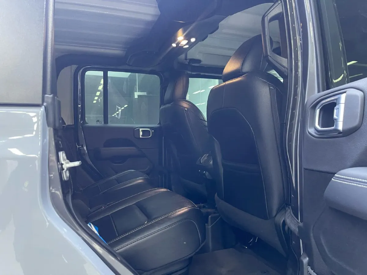 2022 Jeep Gladiator 3.6L 284HP V6 8AT,autocango,china used car exporter,china ev exporter,chinese used car exporter,chinese used ev exporter