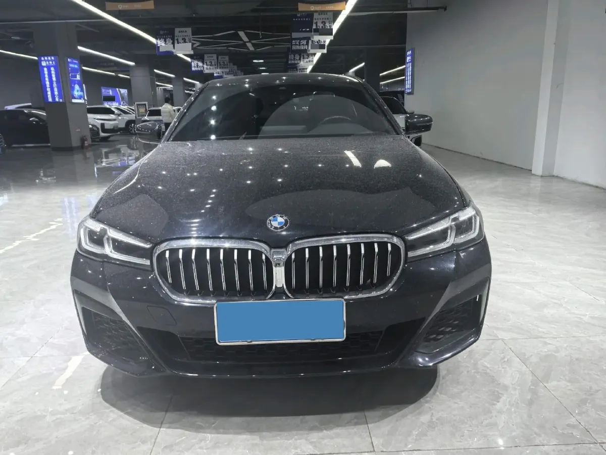 2022 BMW 5 Series 2.0T 252HP L4 8AT,autocango,china used car exporter,china ev exporter,chinese used car exporter,chinese used ev exporter
