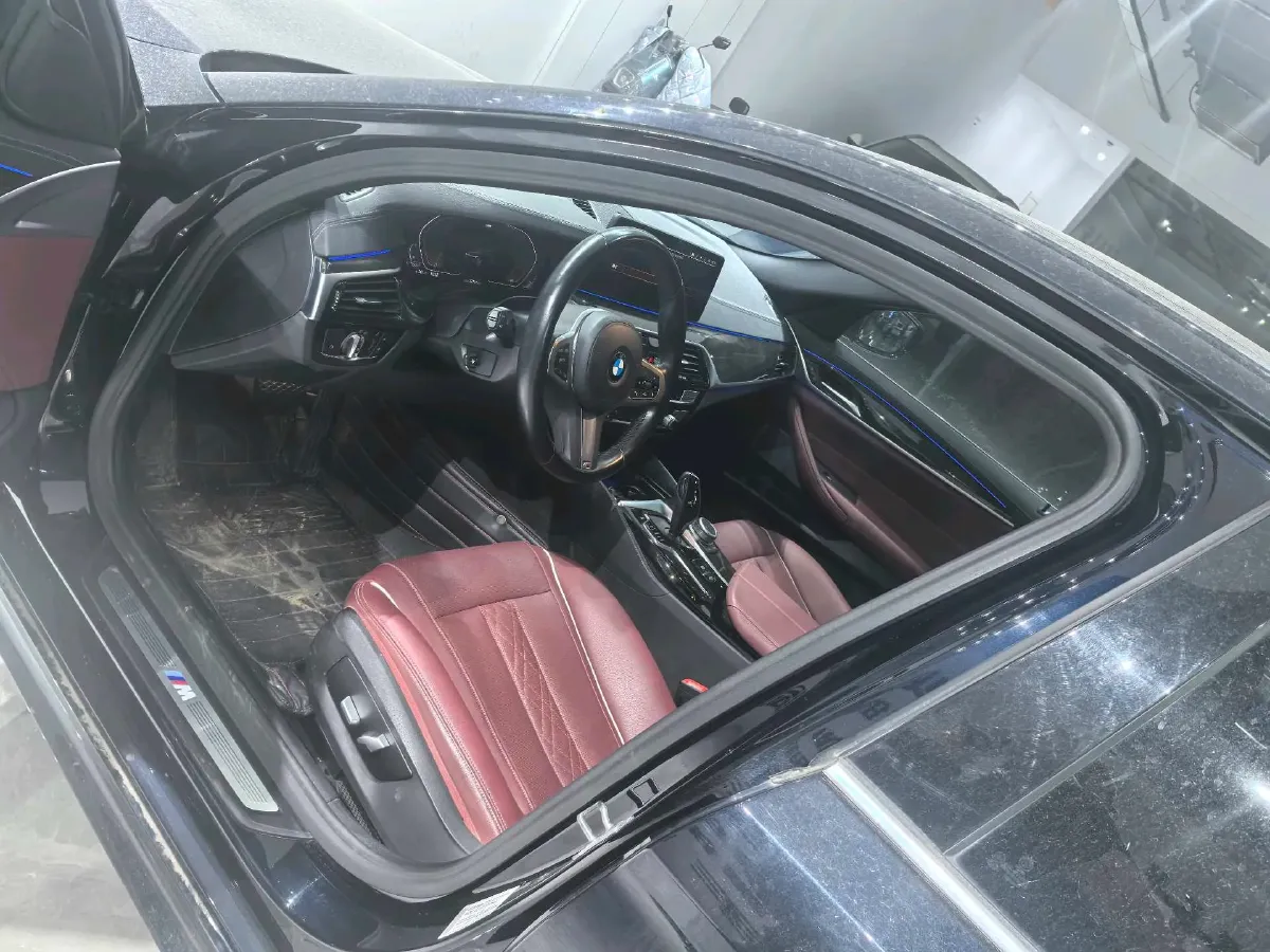 2022 BMW 5 Series 2.0T 252HP L4 8AT,autocango,china used car exporter,china ev exporter,chinese used car exporter,chinese used ev exporter