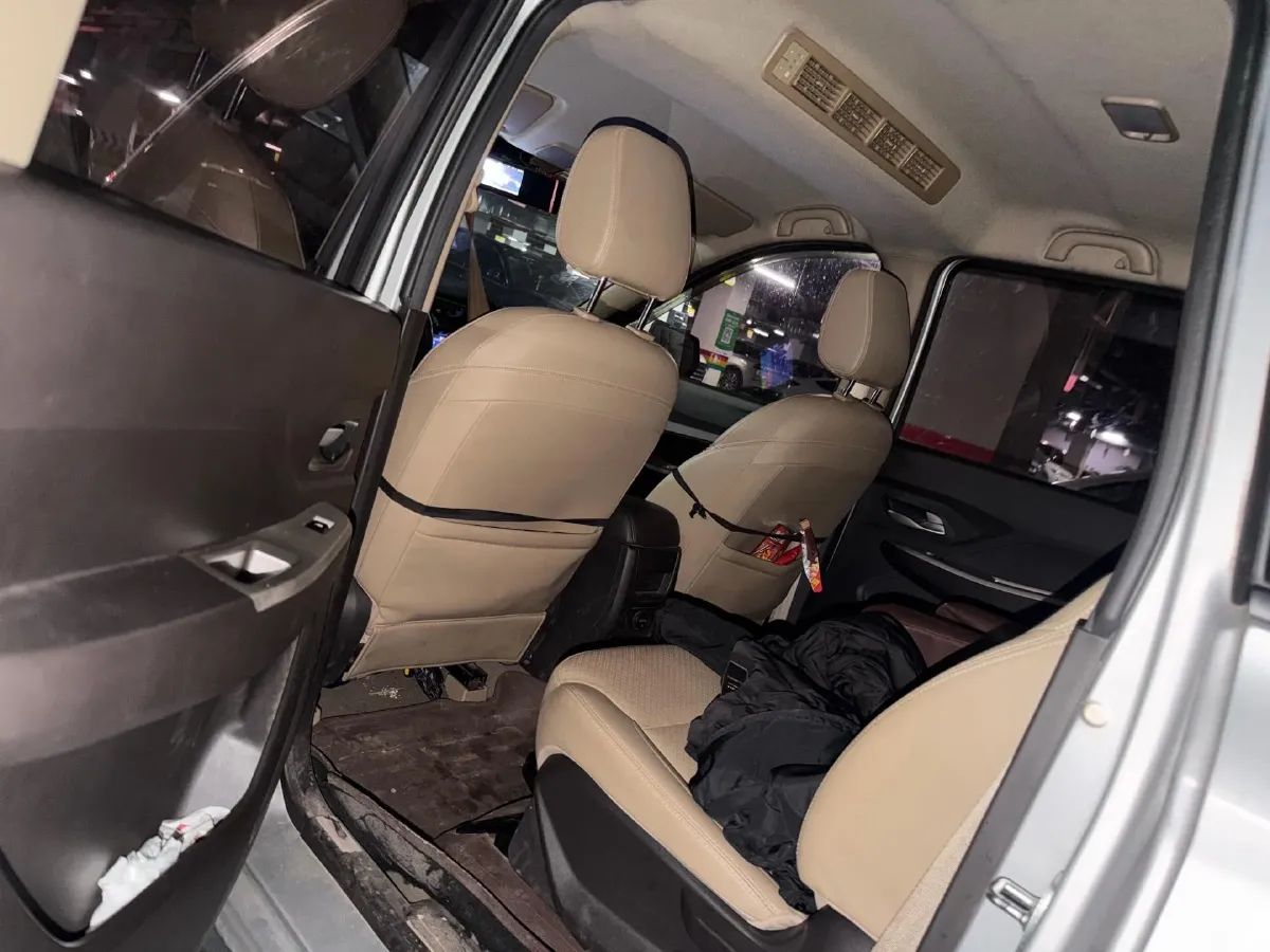 2018 WuLing HongGuang 1.5L 105HP L4 5MT,autocango,china used car exporter,china ev exporter,chinese used car exporter,chinese used ev exporter