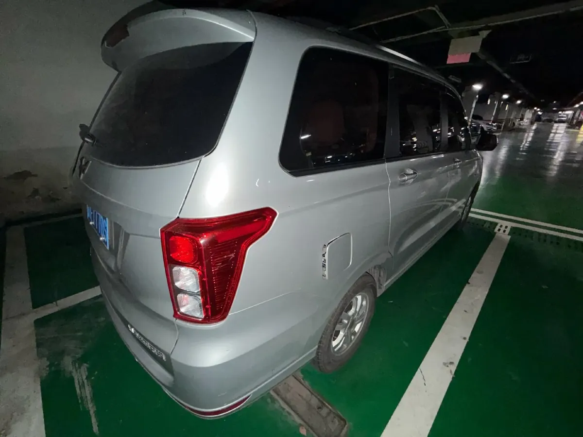 2018 WuLing HongGuang 1.5L 105HP L4 5MT,autocango,china used car exporter,china ev exporter,chinese used car exporter,chinese used ev exporter