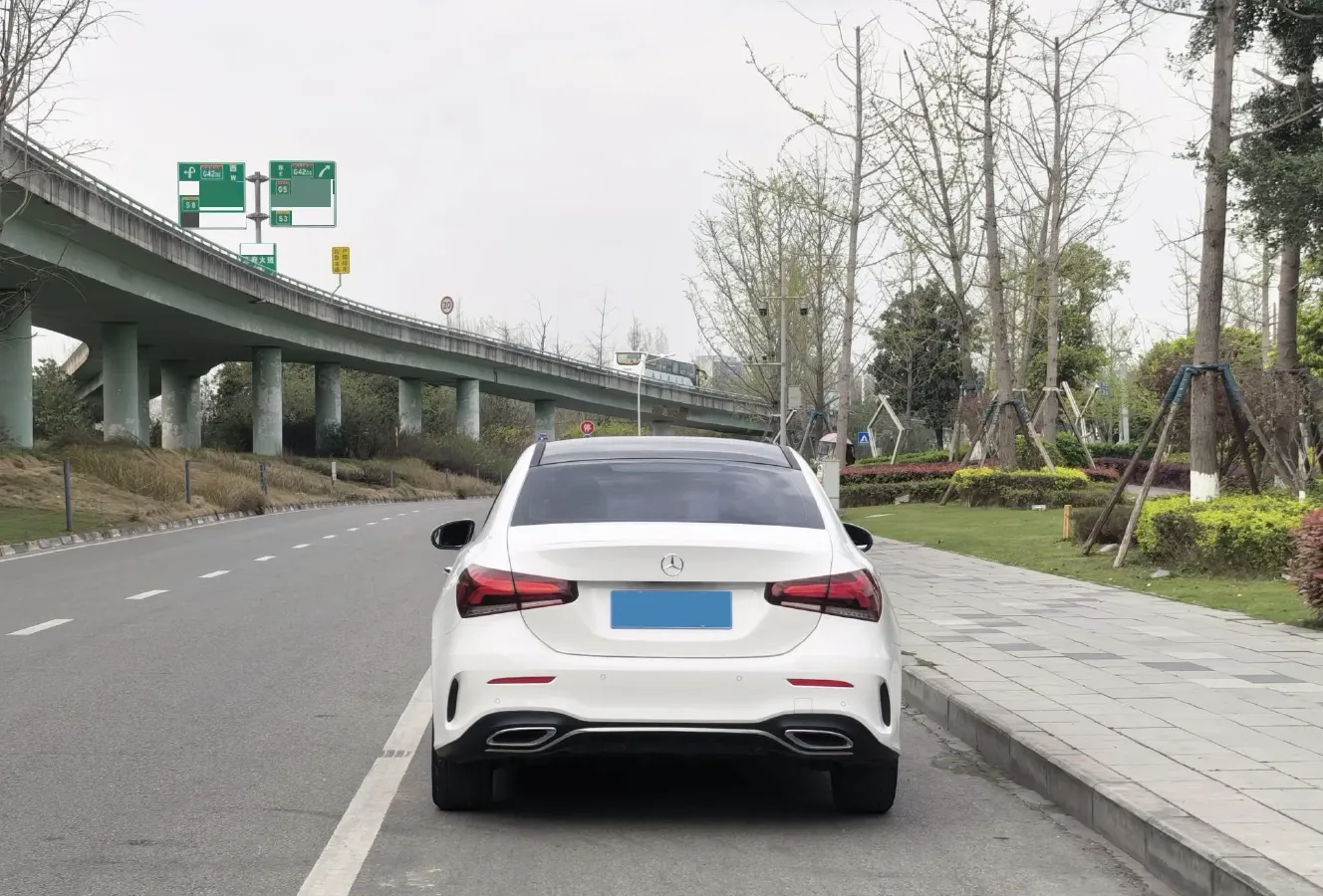 2020 Mercedes-Benz A Class 1.3T 163HP L4 7DCT,autocango,china used car exporter,china ev exporter,chinese used car exporter,chinese used ev exporter