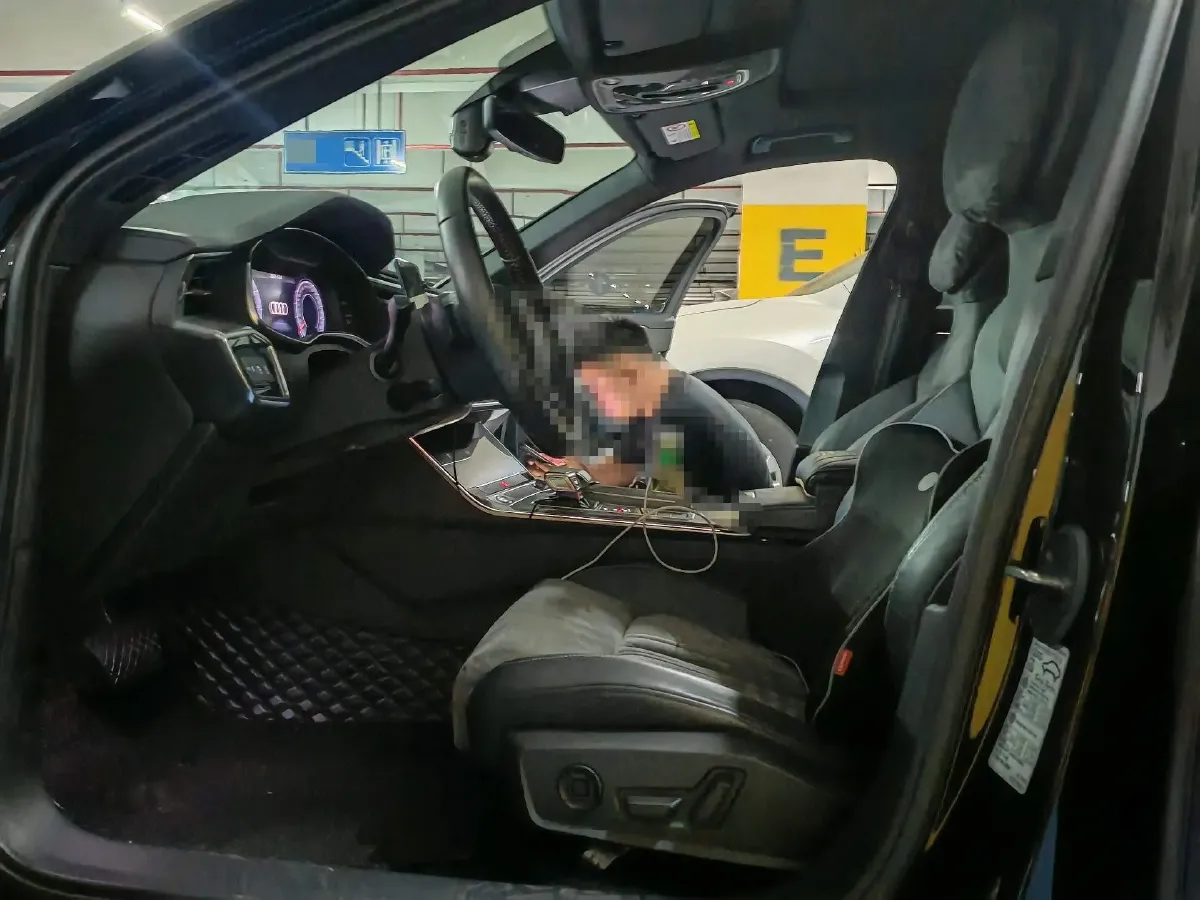 2020 Audi A6L 2.0T 224HP L4 7DCT,autocango,china used car exporter,china ev exporter,chinese used car exporter,chinese used ev exporter