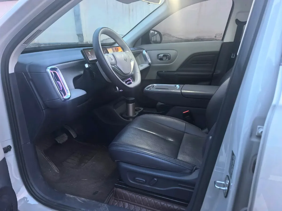 2025 Leapmotor B10 BEV 67.1KWH,autocango,china used car exporter,china ev exporter,chinese used car exporter,chinese used ev exporter