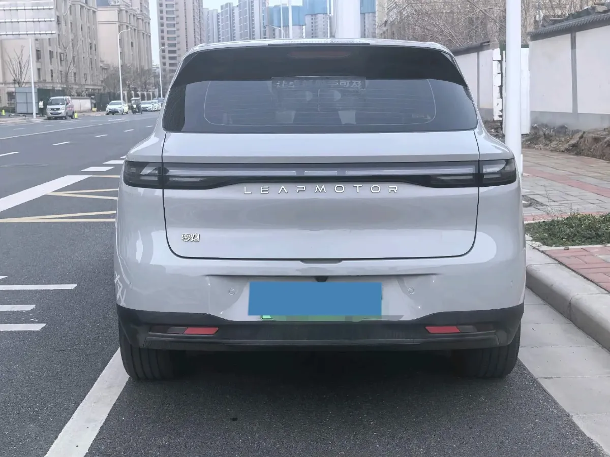 2025 Leapmotor B10 BEV 67.1KWH,autocango,china used car exporter,china ev exporter,chinese used car exporter,chinese used ev exporter