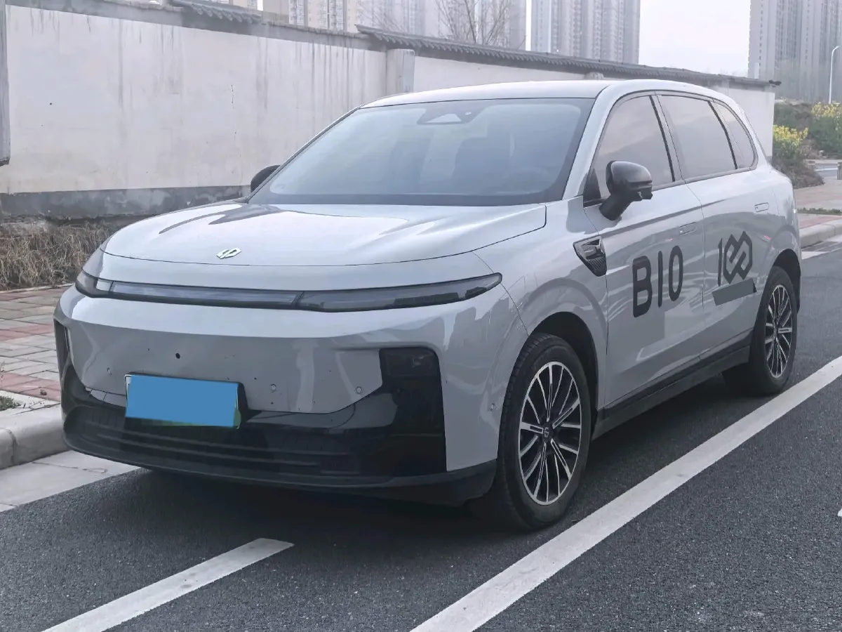 2025 Leapmotor B10 BEV 67.1KWH,autocango,china used car exporter,china ev exporter,chinese used car exporter,chinese used ev exporter