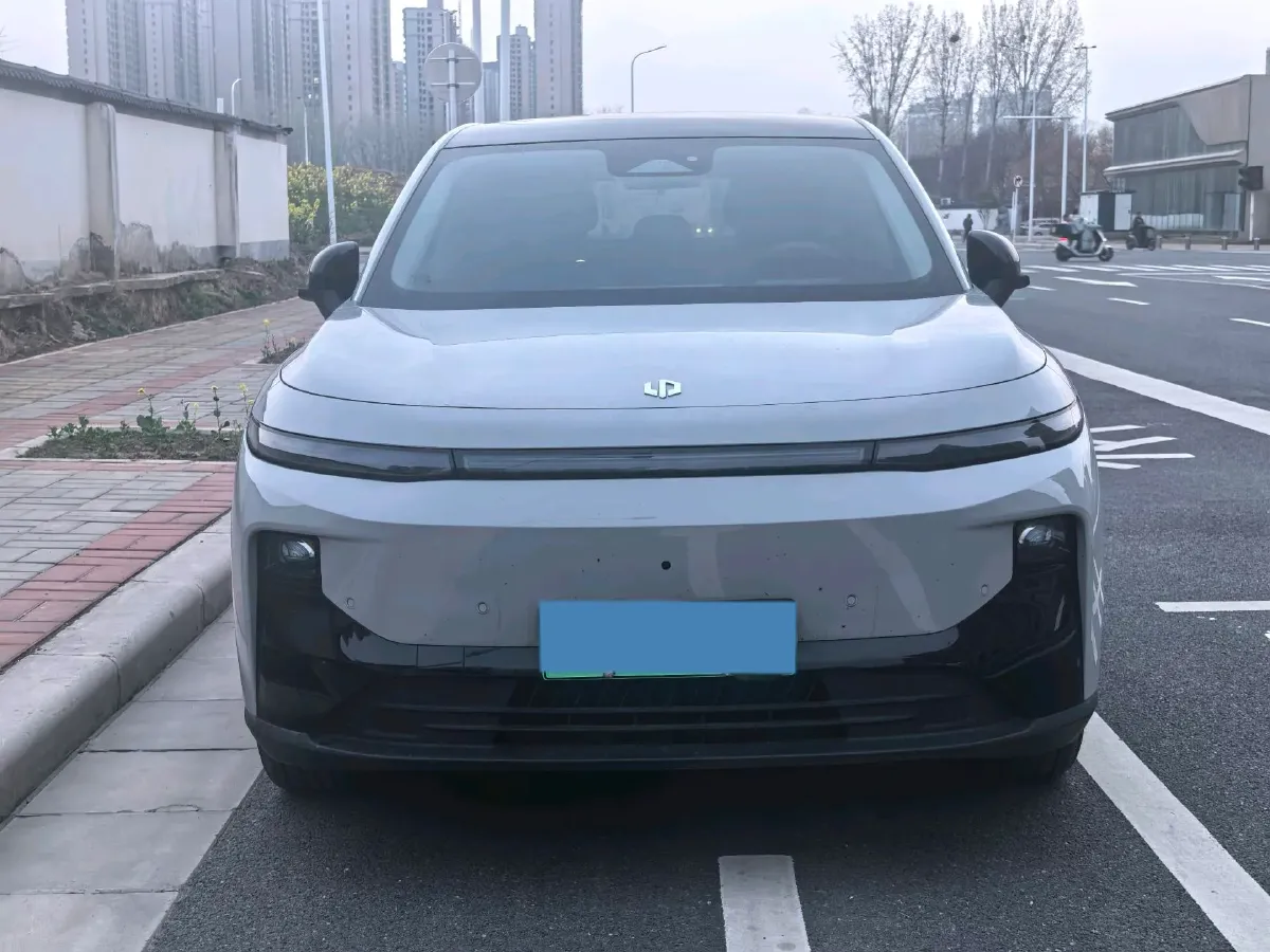 2025 Leapmotor B10 BEV 67.1KWH,autocango,china used car exporter,china ev exporter,chinese used car exporter,chinese used ev exporter