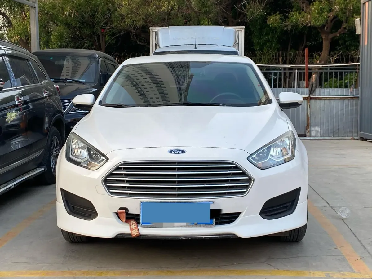 2019 Ford Escort 1.5L 122HP L3 6MT,autocango,china used car exporter,china ev exporter,chinese used car exporter,chinese used ev exporter
