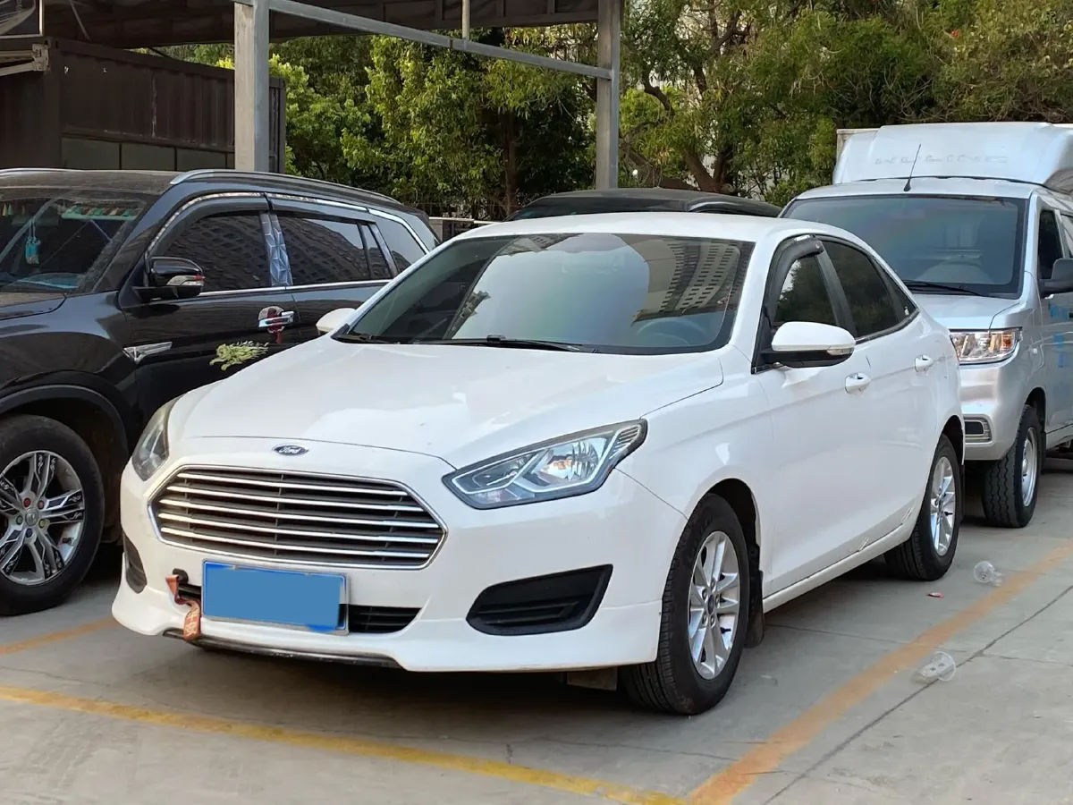 2019 Ford Escort 1.5L 122HP L3 6MT,autocango,china used car exporter,china ev exporter,chinese used car exporter,chinese used ev exporter
