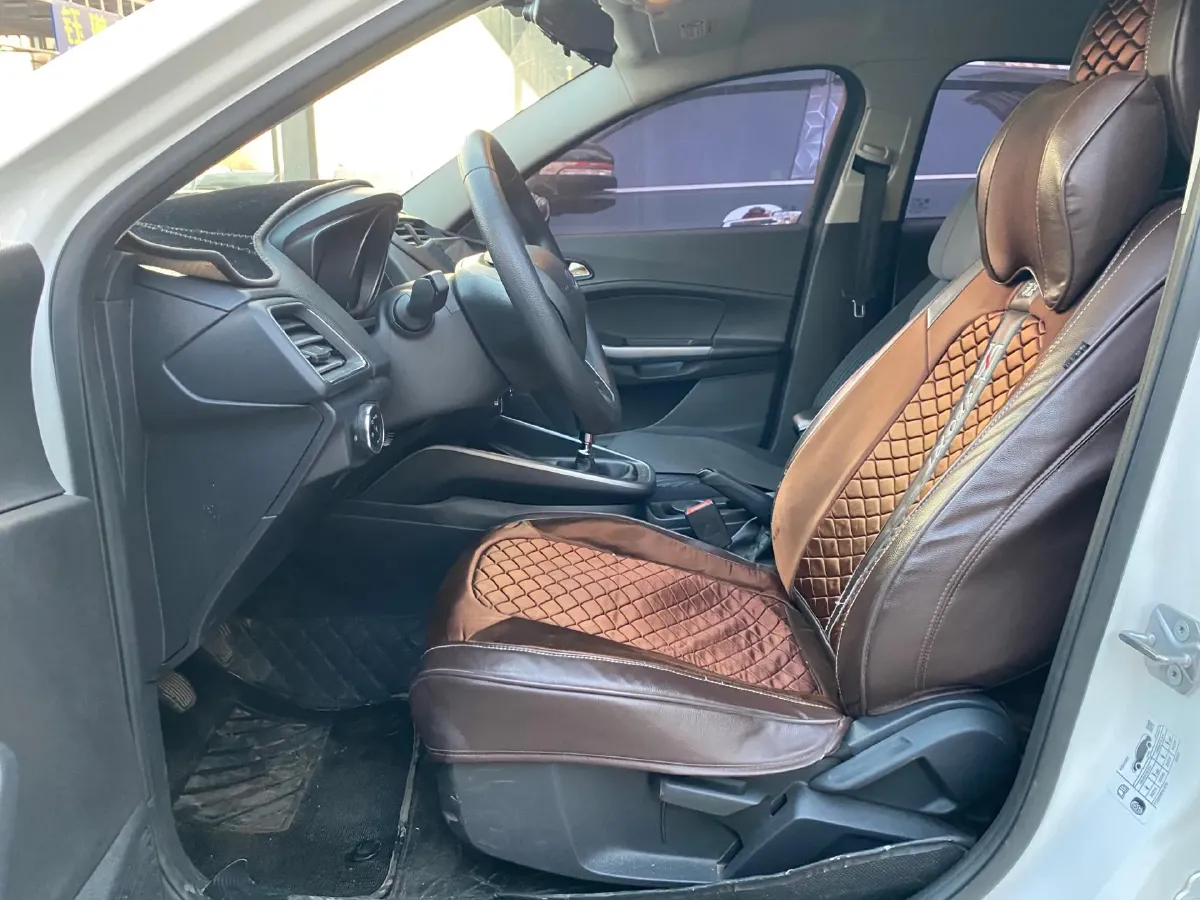 2019 Ford Escort 1.5L 122HP L3 6MT,autocango,china used car exporter,china ev exporter,chinese used car exporter,chinese used ev exporter