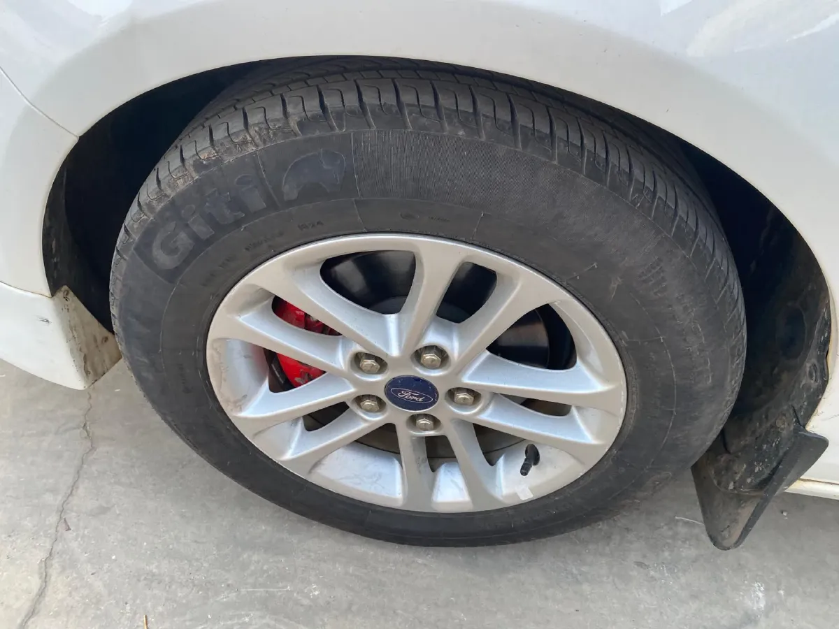 2019 Ford Escort 1.5L 122HP L3 6MT,autocango,china used car exporter,china ev exporter,chinese used car exporter,chinese used ev exporter