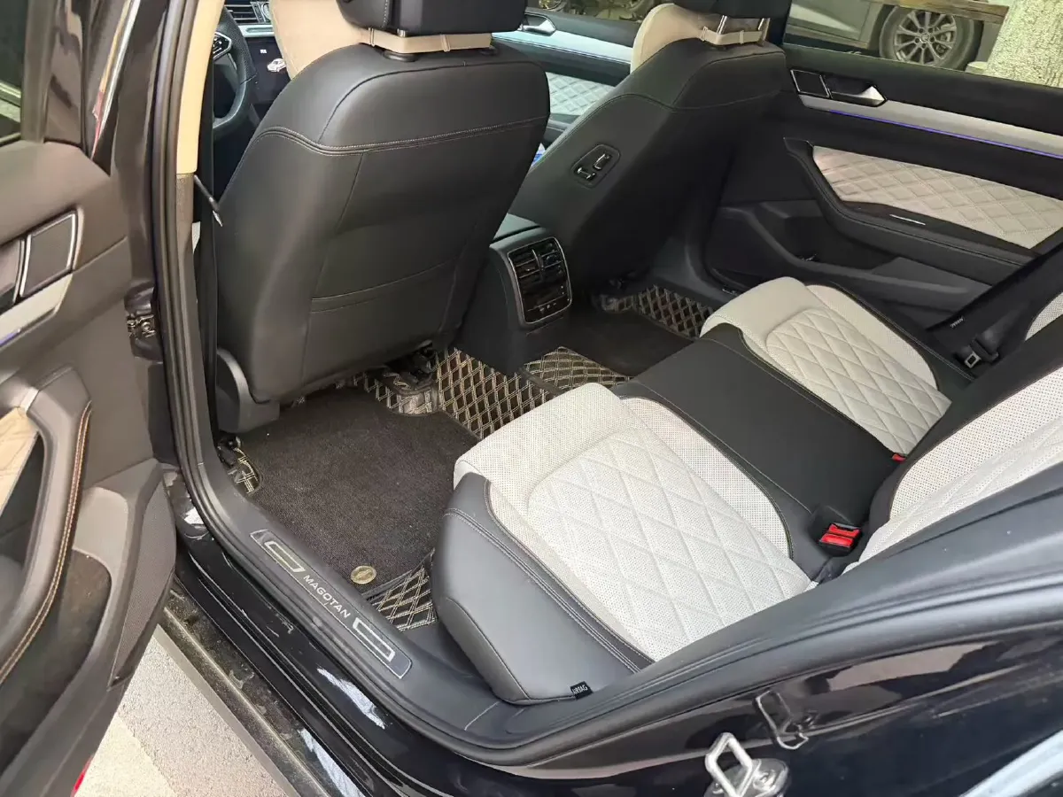 2024 Volkswagen Magotan 2.0T 186HP L4 7DCT,autocango,china used car exporter,china ev exporter,chinese used car exporter,chinese used ev exporter