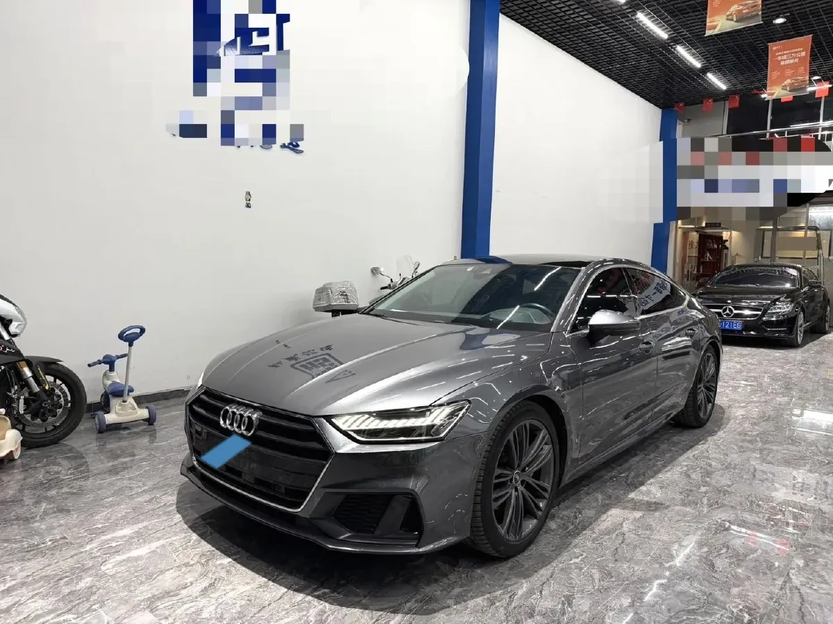 2022 Audi A7 2.0T 245HP L4 7DCT,autocango,china used car exporter,china ev exporter,chinese used car exporter,chinese used ev exporter