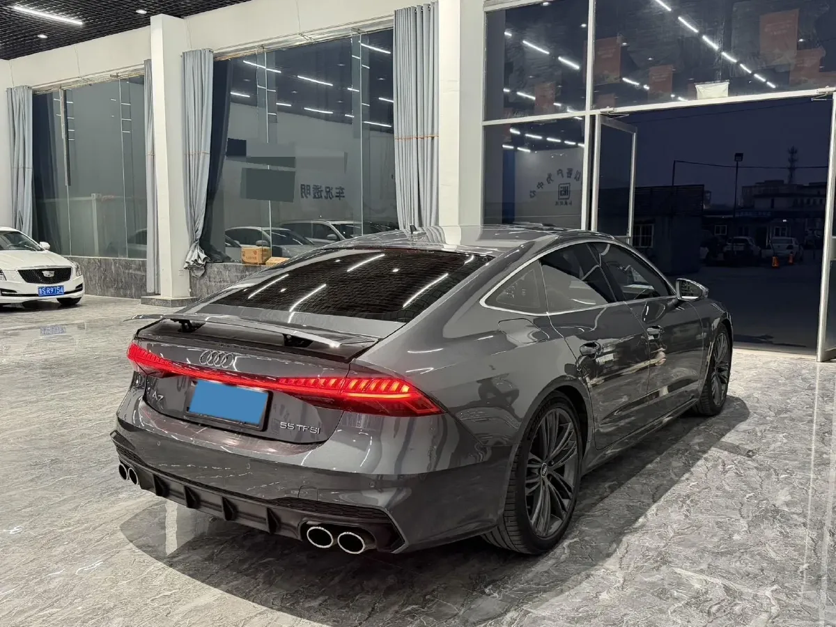 2022 Audi A7 2.0T 245HP L4 7DCT,autocango,china used car exporter,china ev exporter,chinese used car exporter,chinese used ev exporter