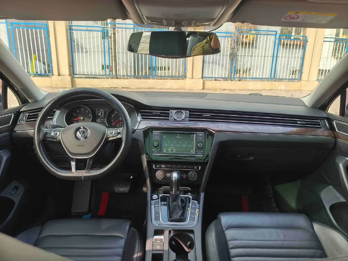 2018 Volkswagen Magotan 1.8T 180HP L4 7DCT,autocango,china used car exporter,china ev exporter,chinese used car exporter,chinese used ev exporter