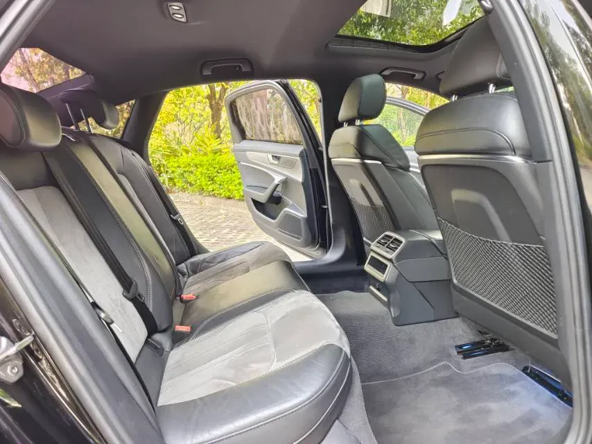 2021 Audi A6L 2.0T 190HP L4 7DCT,autocango,china used car exporter,china ev exporter,chinese used car exporter,chinese used ev exporter