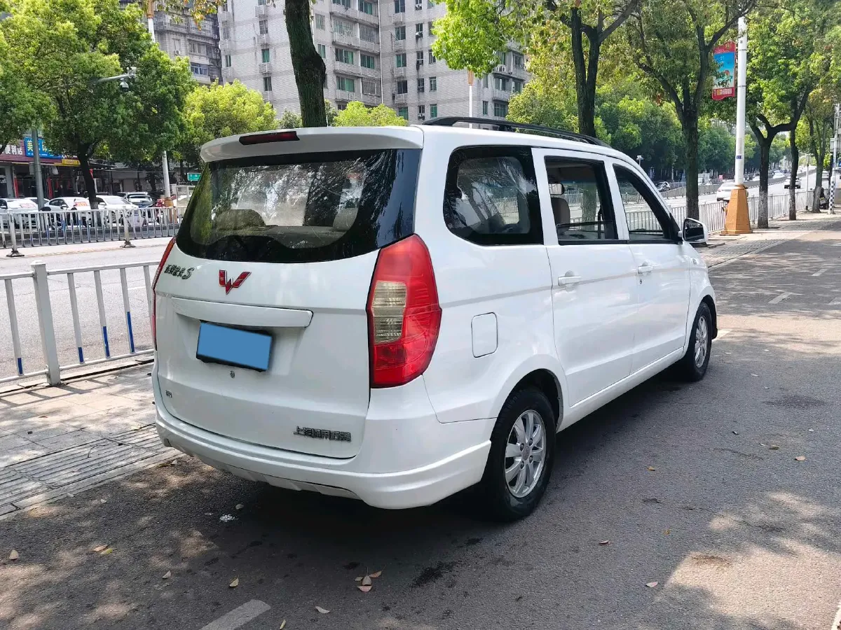 2016 WuLing HongGuang 1.5L 112HP L4 5MT,autocango,china used car exporter,china ev exporter,chinese used car exporter,chinese used ev exporter