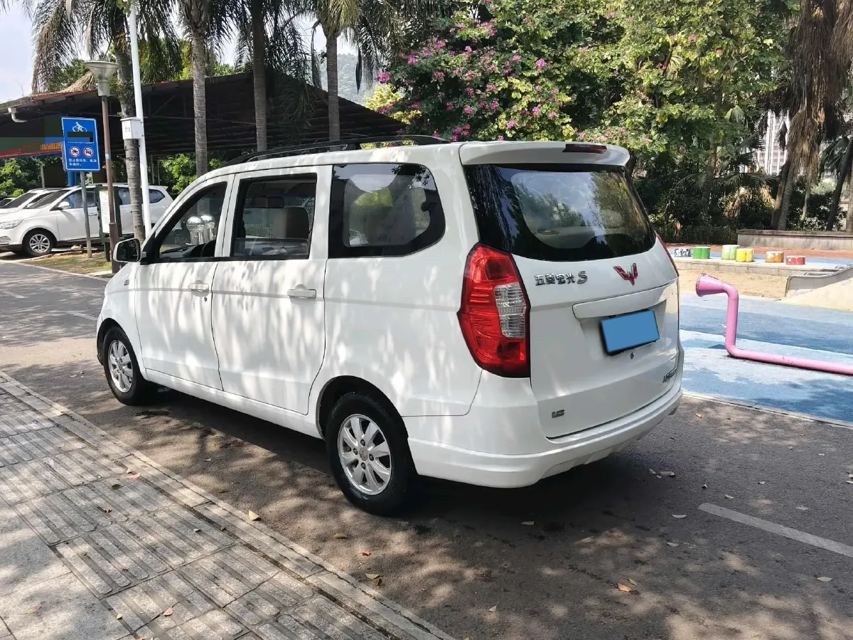 2016 WuLing HongGuang 1.5L 112HP L4 5MT,autocango,china used car exporter,china ev exporter,chinese used car exporter,chinese used ev exporter