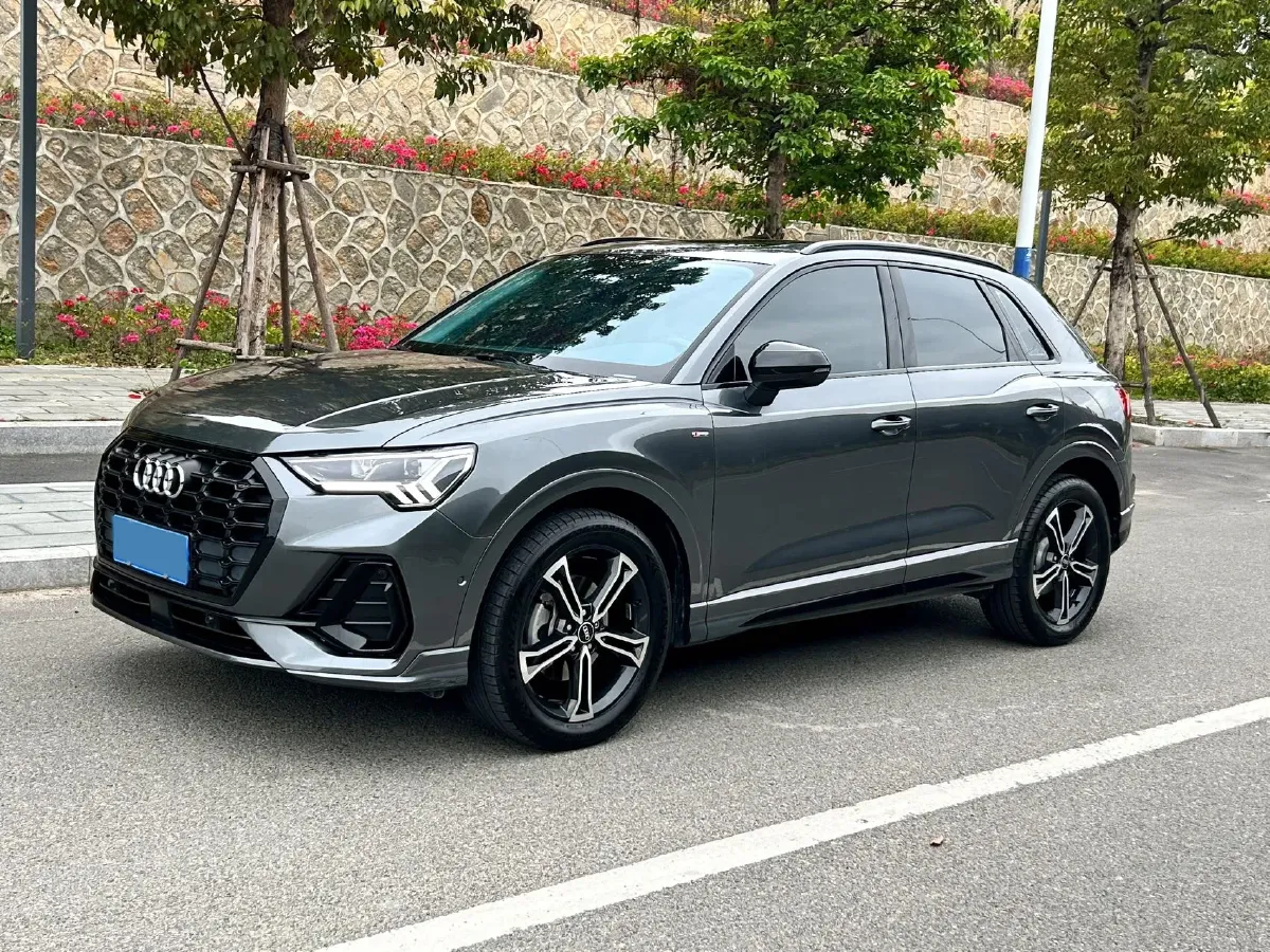 2021 Audi Q3 2.0T 220HP L4 7DCT,autocango,china used car exporter,china ev exporter,chinese used car exporter,chinese used ev exporter