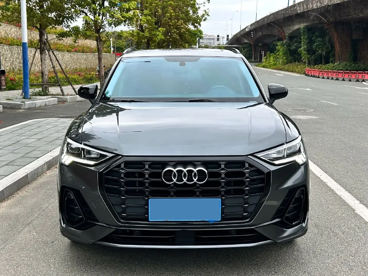 2021 Audi Q3 2.0T 220HP L4 7DCT,autocango,china used car exporter,china ev exporter,chinese used car exporter,chinese used ev exporter