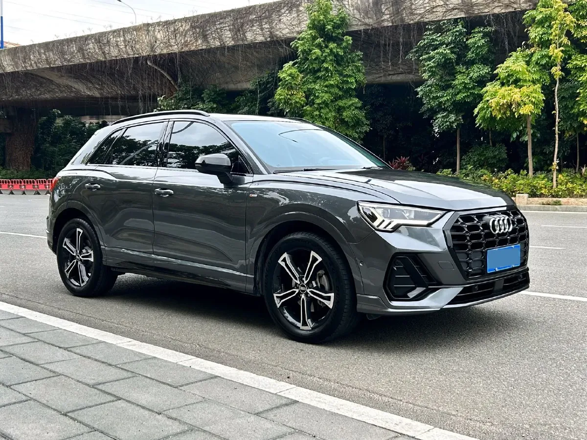 2021 Audi Q3 2.0T 220HP L4 7DCT,autocango,china used car exporter,china ev exporter,chinese used car exporter,chinese used ev exporter