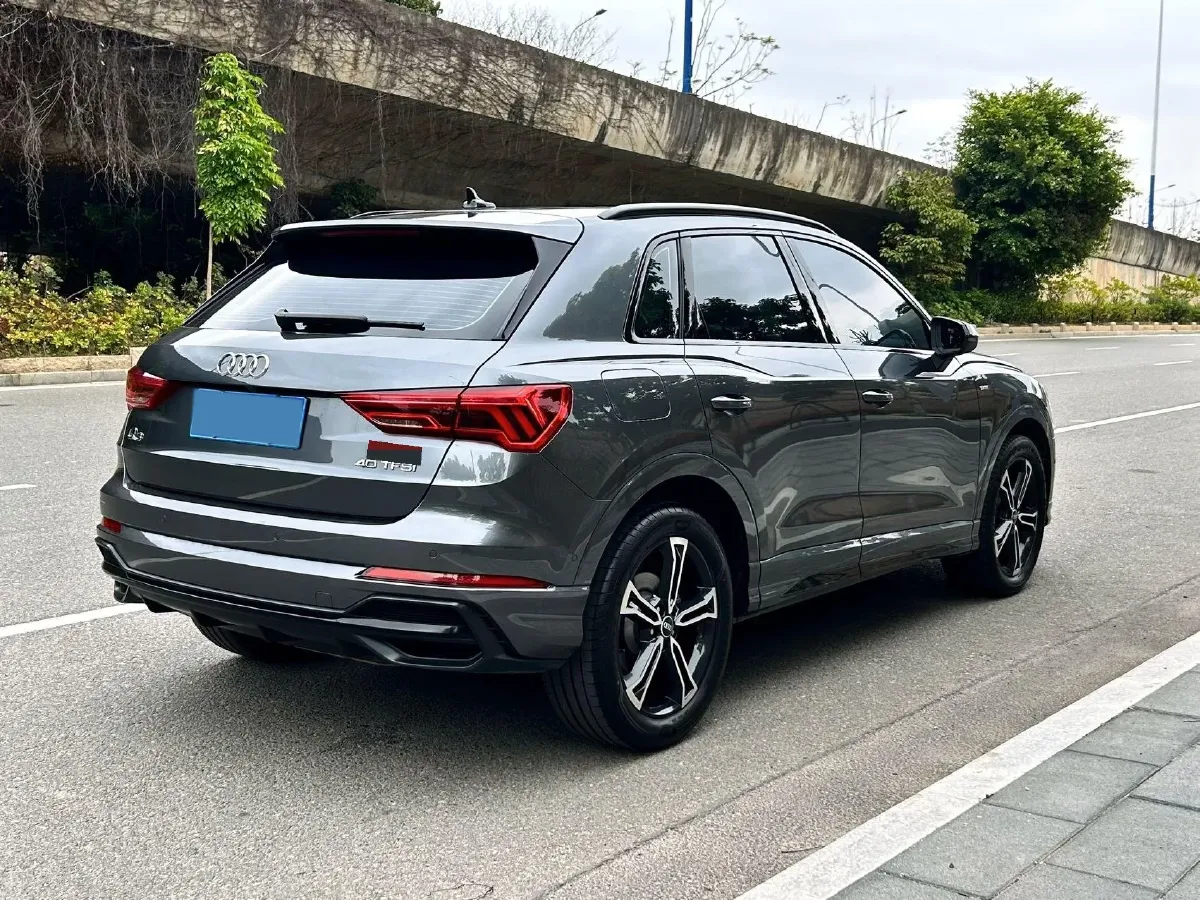 2021 Audi Q3 2.0T 220HP L4 7DCT,autocango,china used car exporter,china ev exporter,chinese used car exporter,chinese used ev exporter