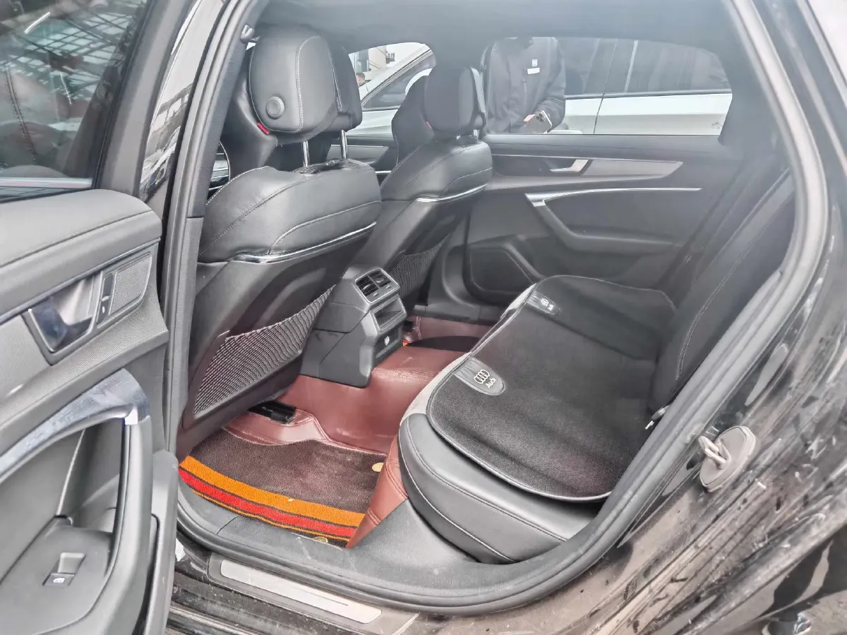 2023 Audi A6L 2.0T 190HP L4 7DCT,autocango,china used car exporter,china ev exporter,chinese used car exporter,chinese used ev exporter
