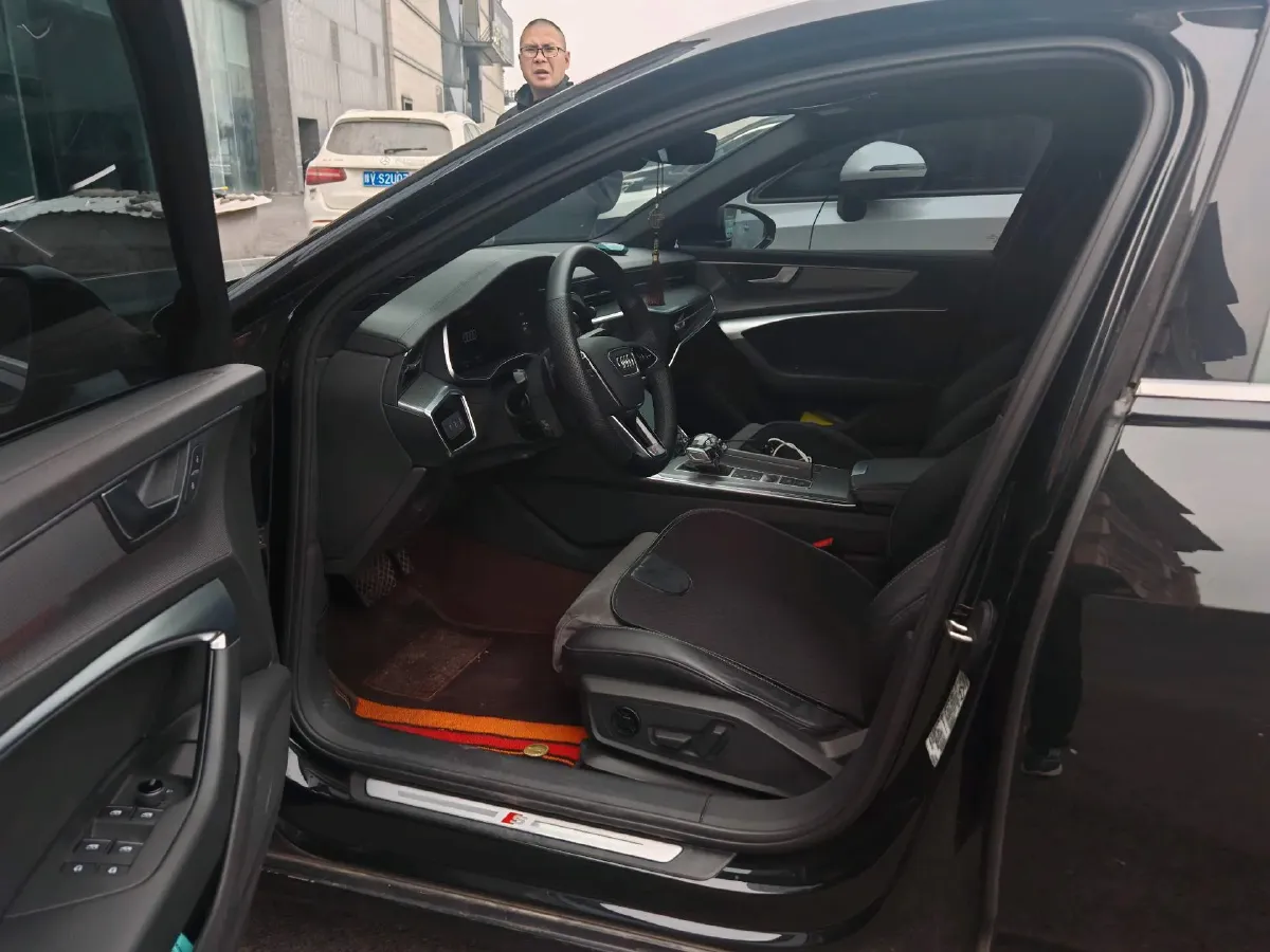 2023 Audi A6L 2.0T 190HP L4 7DCT,autocango,china used car exporter,china ev exporter,chinese used car exporter,chinese used ev exporter