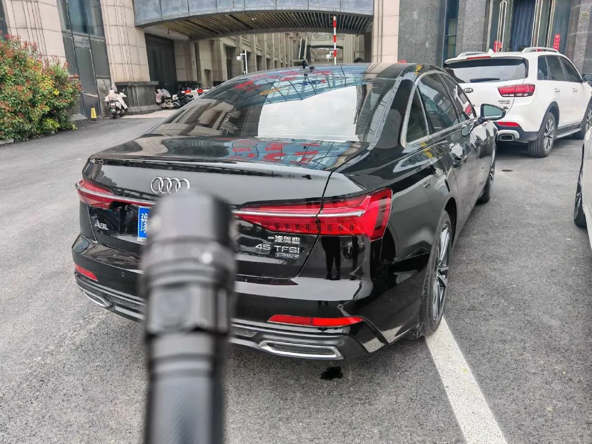 2023 Audi A6L 2.0T 190HP L4 7DCT,autocango,china used car exporter,china ev exporter,chinese used car exporter,chinese used ev exporter