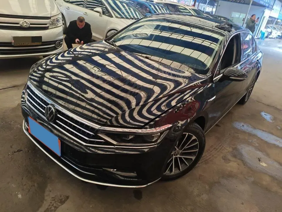 2020 Volkswagen Magotan 2.0T 220HP L4 7DCT,autocango,china used car exporter,china ev exporter,chinese used car exporter,chinese used ev exporter