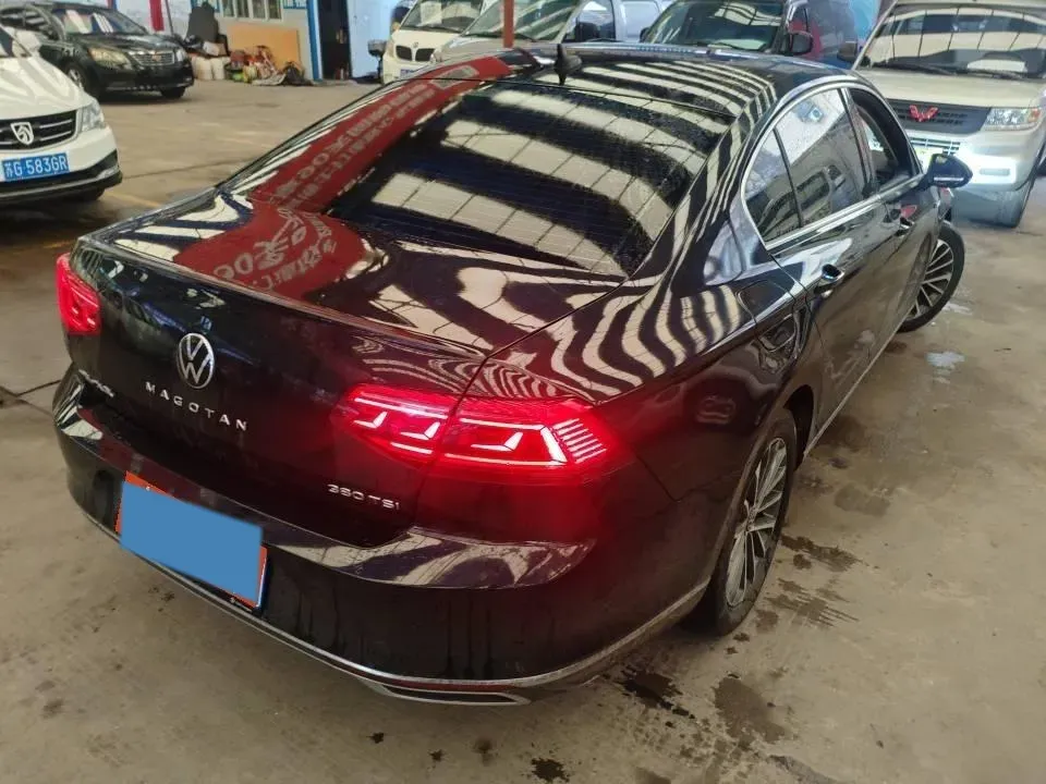 2020 Volkswagen Magotan 2.0T 220HP L4 7DCT,autocango,china used car exporter,china ev exporter,chinese used car exporter,chinese used ev exporter