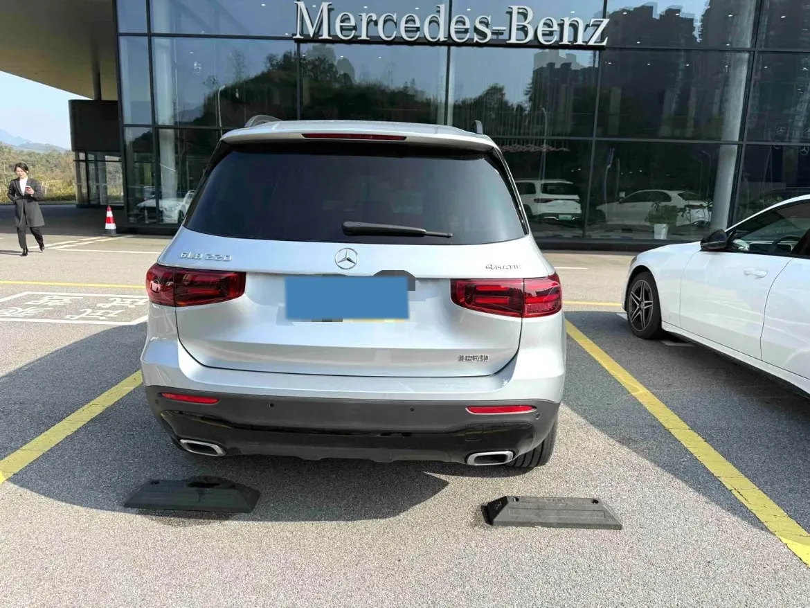 2024 Mercedes-Benz GLB Class 2.0T 190HP L4 8DCT,autocango,china used car exporter,china ev exporter,chinese used car exporter,chinese used ev exporter