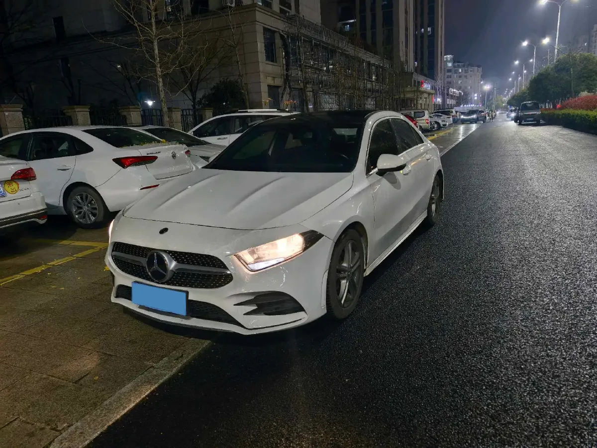 2020 Mercedes-Benz A Class 1.3T 136HP L4 7DCT,autocango,china used car exporter,china ev exporter,chinese used car exporter,chinese used ev exporter