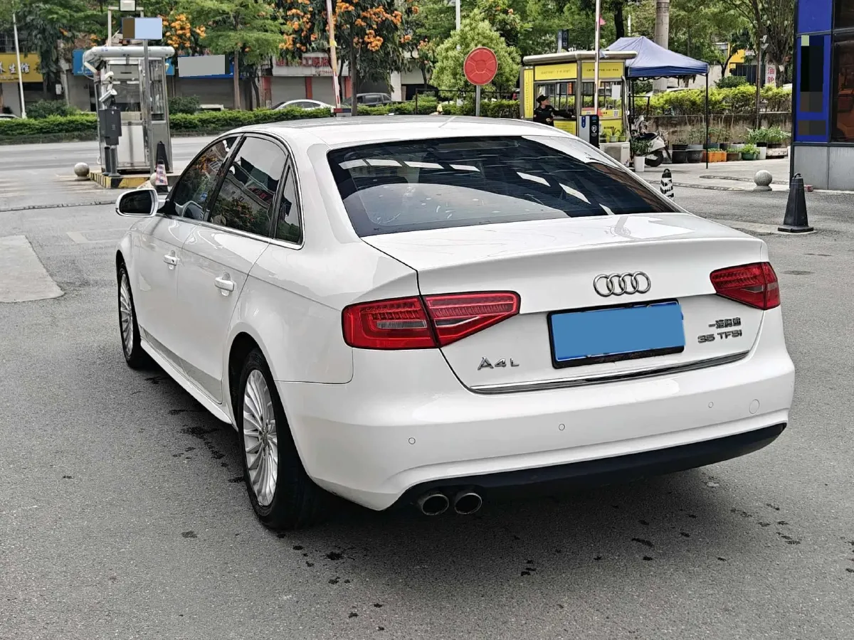 2015 Audi A4L 2.0T 180HP L4 CVT,autocango,china used car exporter,china ev exporter,chinese used car exporter,chinese used ev exporter