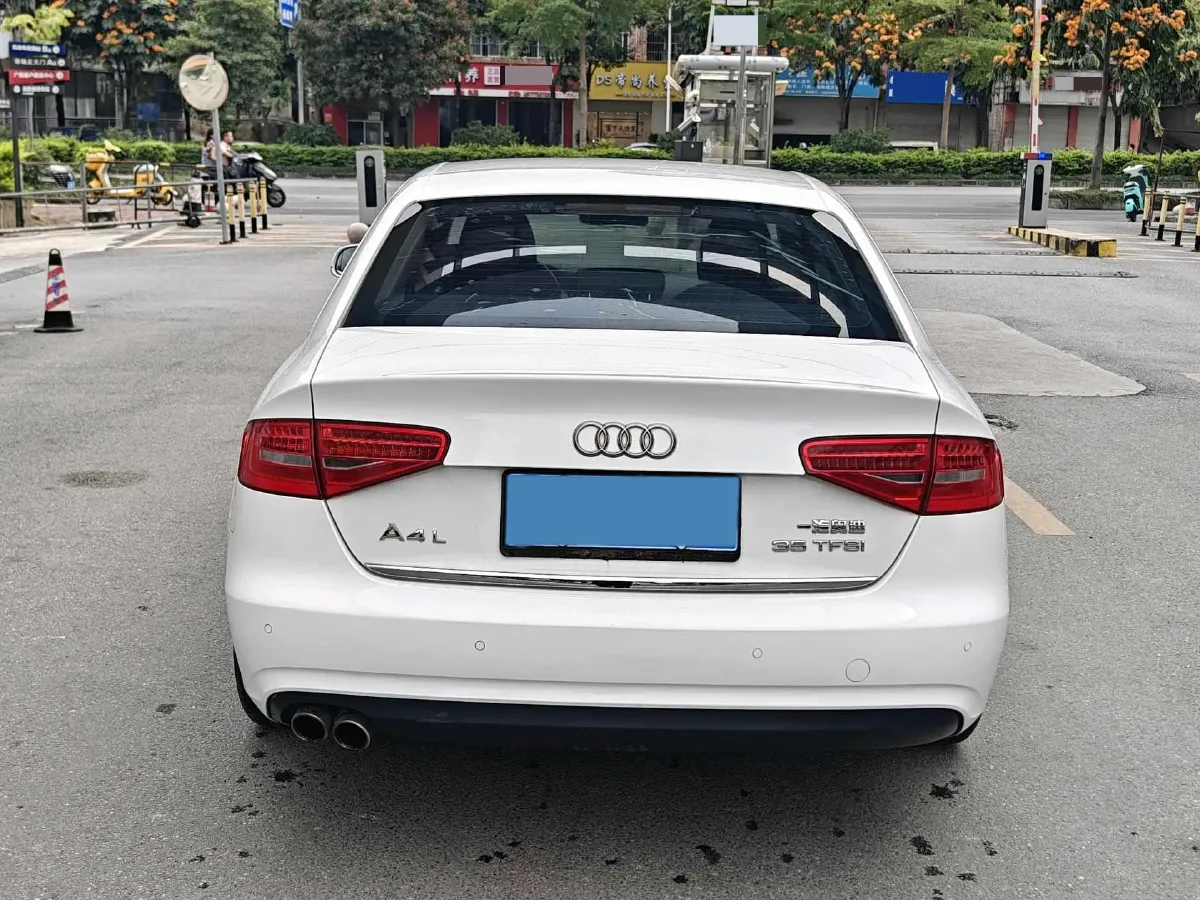 2015 Audi A4L 2.0T 180HP L4 CVT,autocango,china used car exporter,china ev exporter,chinese used car exporter,chinese used ev exporter