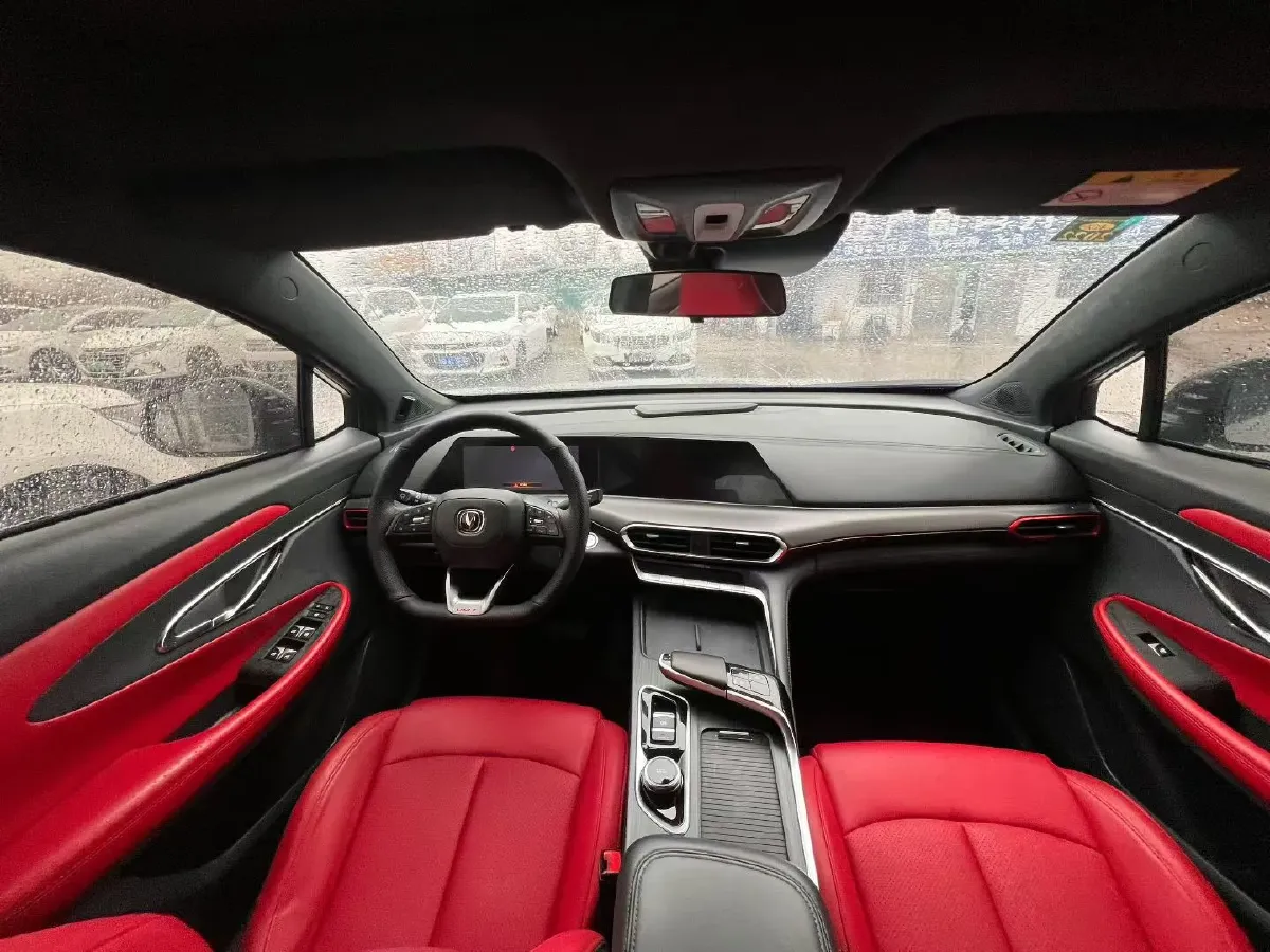 2020 ChangAn UNI-T 1.5T 180HP L4 7DCT,autocango,china used car exporter,china ev exporter,chinese used car exporter,chinese used ev exporter