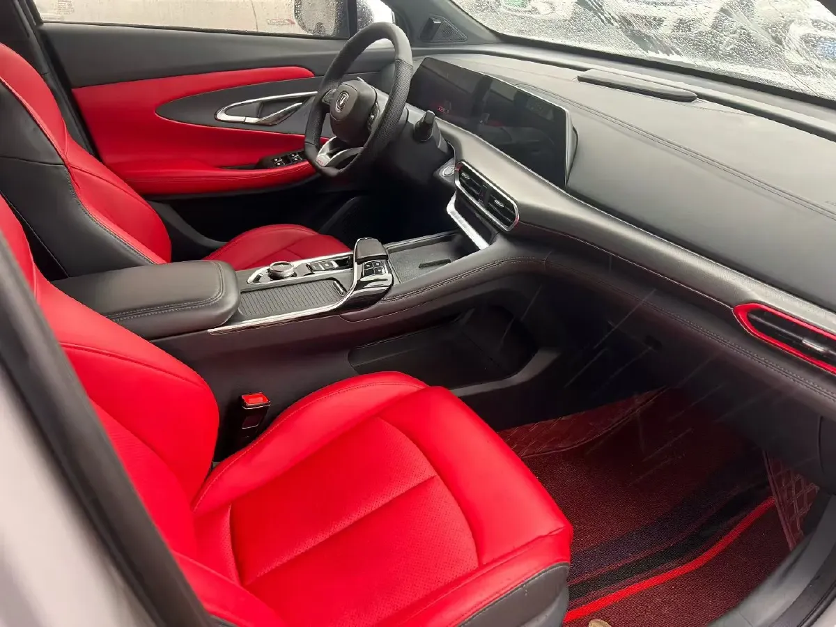 2020 ChangAn UNI-T 1.5T 180HP L4 7DCT,autocango,china used car exporter,china ev exporter,chinese used car exporter,chinese used ev exporter