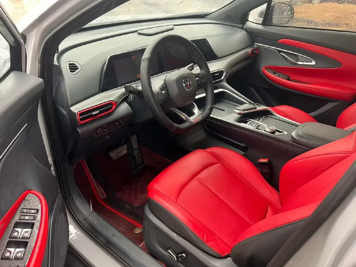 2020 ChangAn UNI-T 1.5T 180HP L4 7DCT,autocango,china used car exporter,china ev exporter,chinese used car exporter,chinese used ev exporter