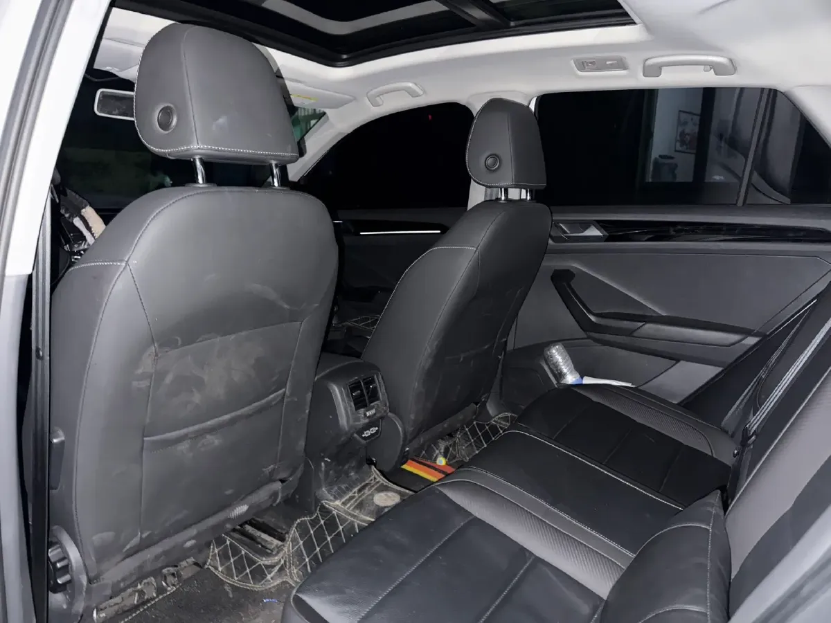 2021 Volkswagen T-Roc 1.4T 150HP L4 7DCT,autocango,china used car exporter,china ev exporter,chinese used car exporter,chinese used ev exporter