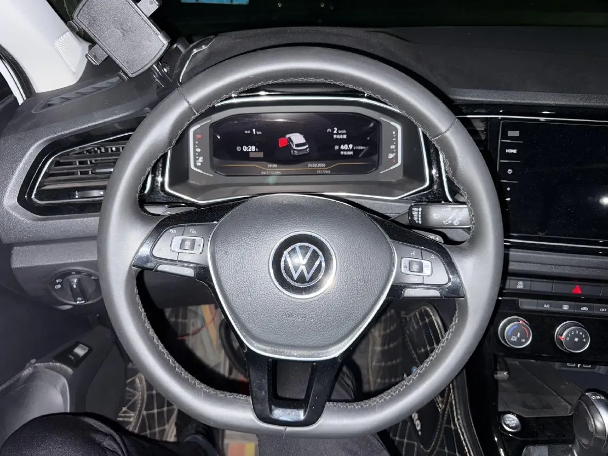 2021 Volkswagen T-Roc 1.4T 150HP L4 7DCT,autocango,china used car exporter,china ev exporter,chinese used car exporter,chinese used ev exporter