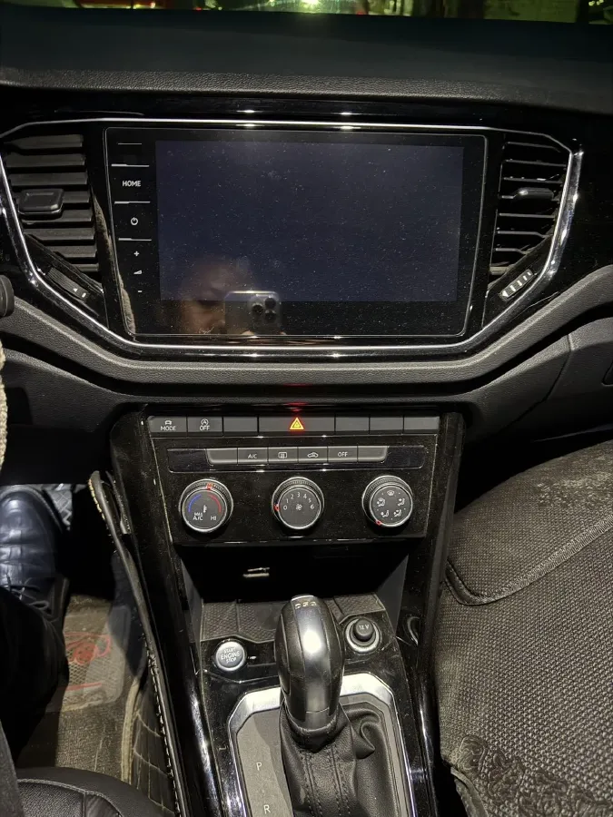 2021 Volkswagen T-Roc 1.4T 150HP L4 7DCT,autocango,china used car exporter,china ev exporter,chinese used car exporter,chinese used ev exporter