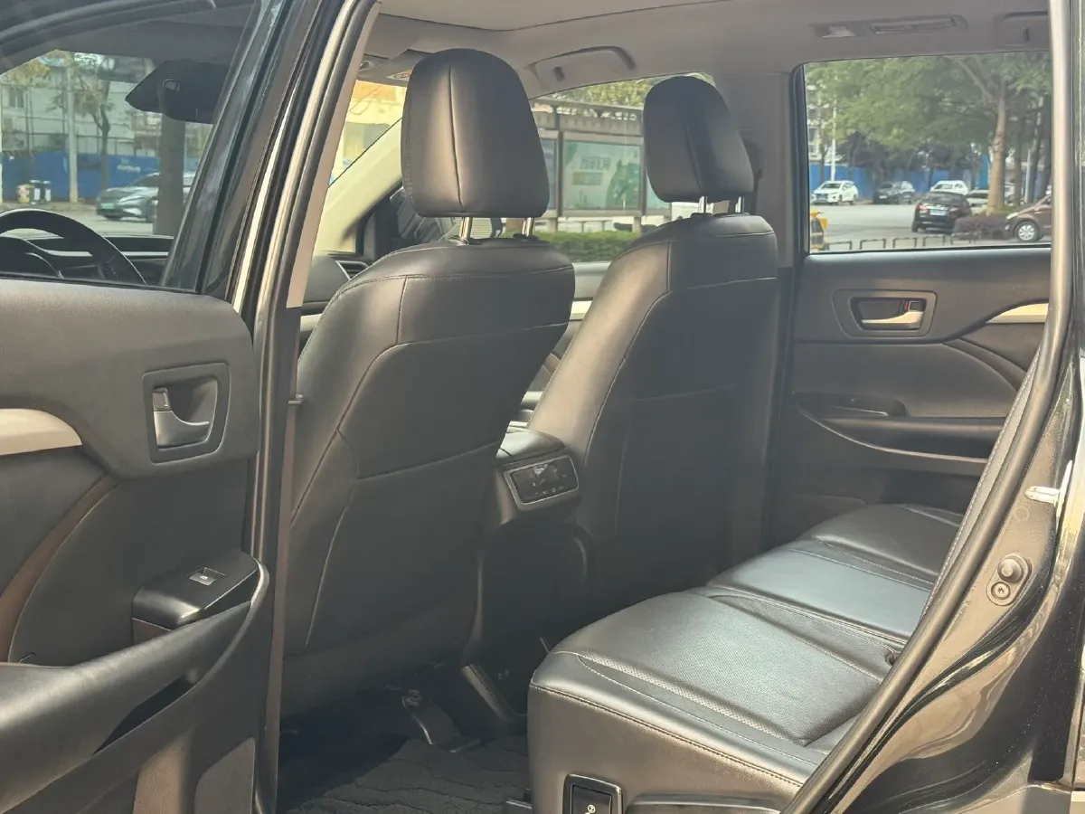 2019 Lincoln MKC 2.0T 203HP L4 6AT,autocango,china used car exporter,china ev exporter,chinese used car exporter,chinese used ev exporter