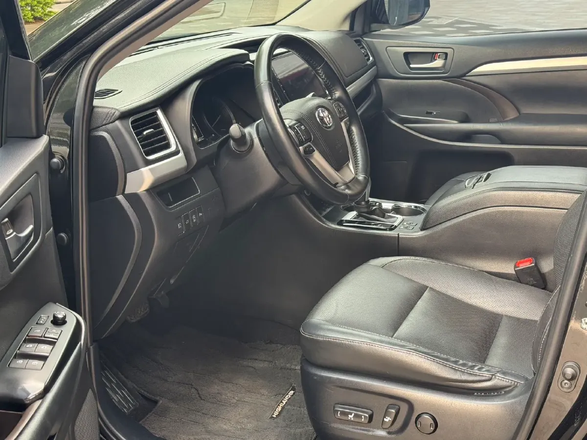 2019 Lincoln MKC 2.0T 203HP L4 6AT,autocango,china used car exporter,china ev exporter,chinese used car exporter,chinese used ev exporter