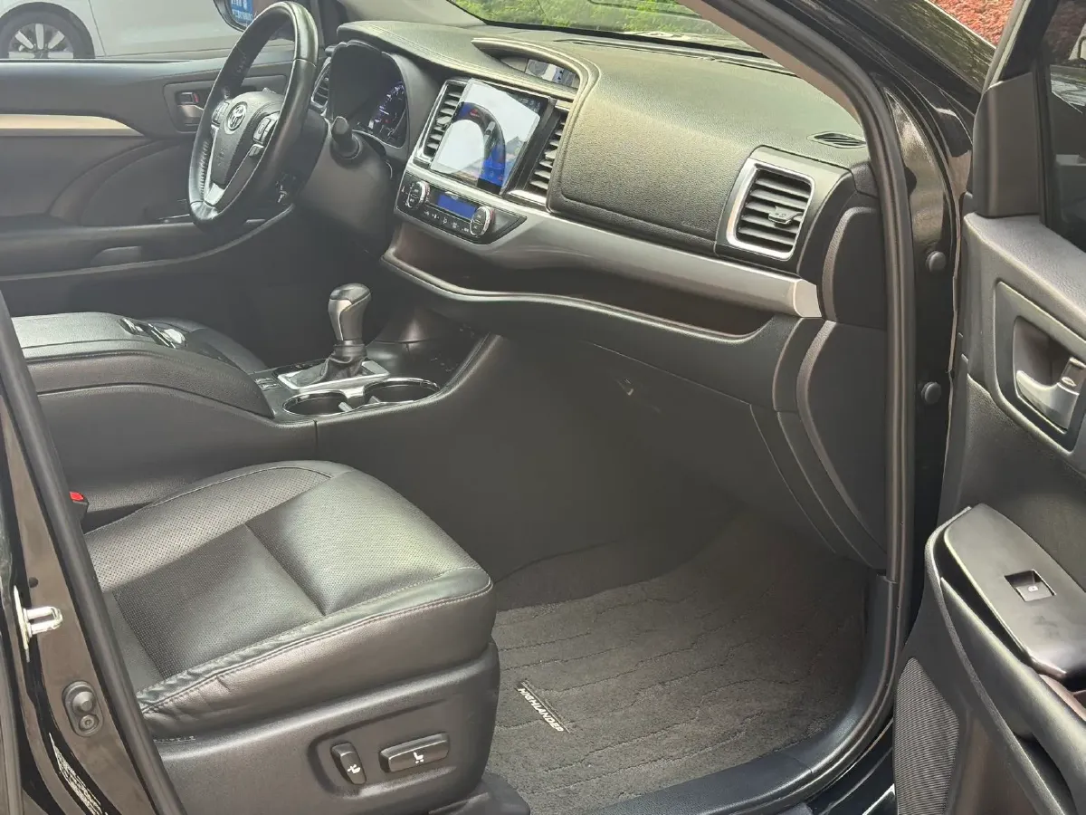 2019 Lincoln MKC 2.0T 203HP L4 6AT,autocango,china used car exporter,china ev exporter,chinese used car exporter,chinese used ev exporter