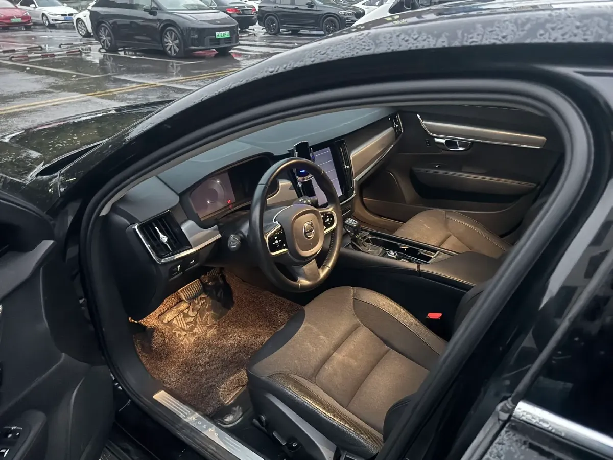 2018 Volvo S90 2.0T 190HP L4 8AT,autocango,china used car exporter,china ev exporter,chinese used car exporter,chinese used ev exporter