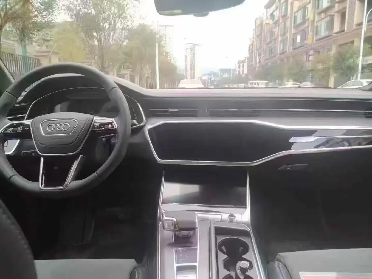 2024 Audi A6L 2.0T 245HP L4 7DCT,autocango,china used car exporter,china ev exporter,chinese used car exporter,chinese used ev exporter