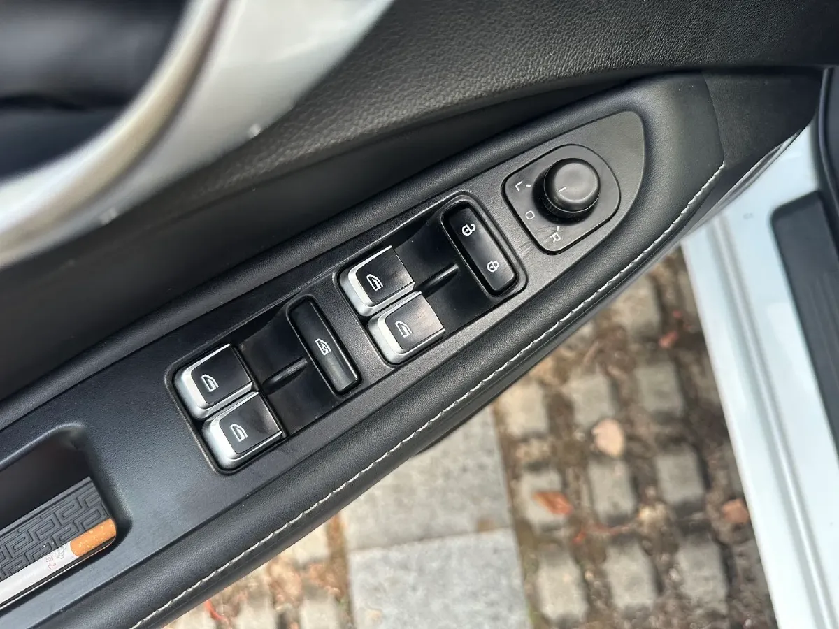 2019 Geely Emgrand 1.5L 109HP L4 5MT,autocango,china used car exporter,china ev exporter,chinese used car exporter,chinese used ev exporter