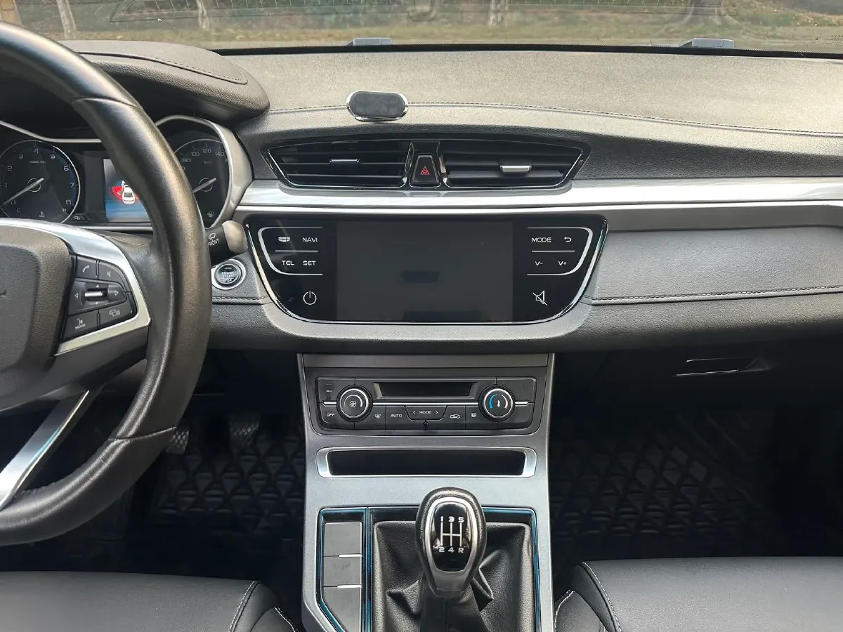 2019 Geely Emgrand 1.5L 109HP L4 5MT,autocango,china used car exporter,china ev exporter,chinese used car exporter,chinese used ev exporter