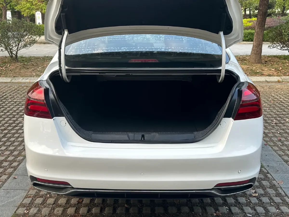 2019 Geely Emgrand 1.5L 109HP L4 5MT,autocango,china used car exporter,china ev exporter,chinese used car exporter,chinese used ev exporter